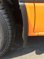 Spritzlappen v.l. kommunal seitlich.JPG (164.71 KiB) 19263 mal betrachtet Spritzlappen v.l. kommunal seitlich