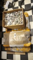 Ab auf den Boden und wieder Gewicht drauf. 125 kg sind´s heute mal. Feierabend für heute! Morgen geht´s weiter...