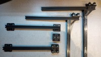 Hier die Zutaten: Profile, Winkelverbinder, Knotenbleche, Ankerplatten, Rollenschlitten...