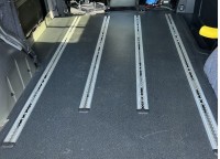 Sitzbankschienen Viano.JPG