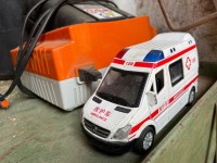 AMBULANCE Sprinter W906 Modellauto.jpeg
