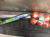Isländische Tomaten und Gurke...garantiert Öko, da die Gewächshäuser mit Erdwärme beheizt werden